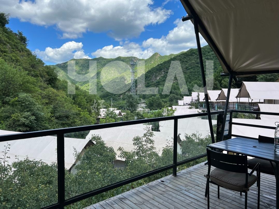 使用酒店帳篷開設露營風咖啡店